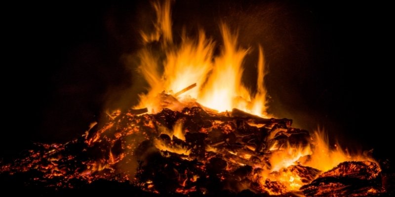 Is it OK to Leave a Fire Pit Burning Overnight? | Overnight Campfire | Walden Backyards