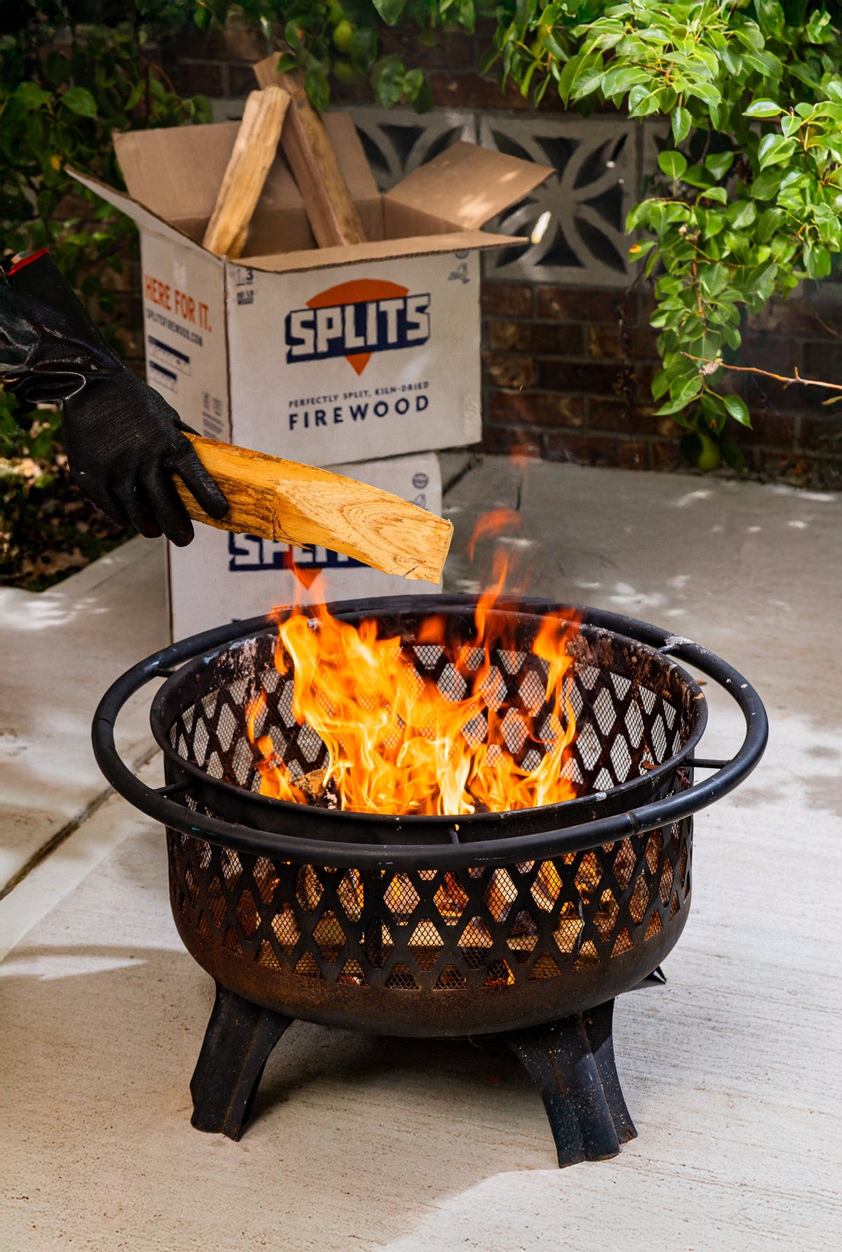 SPLITS – Perfectly Split Boxed Firewood for Cooking, BBQ, Pizza, Firepits, and More