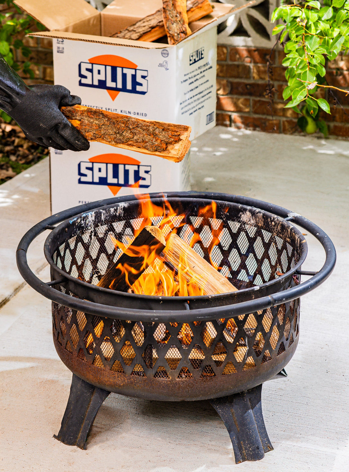 SPLITS – Perfectly Split Boxed Firewood for Cooking, BBQ, Pizza, Firepits, and More